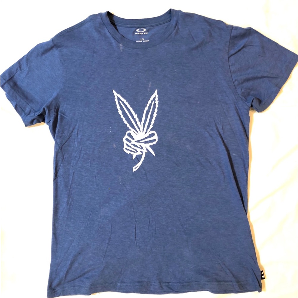 GoodVibes ” Peace sign T-shirt size Large